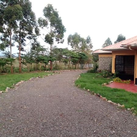 Esniko Villa Narok Екстериор снимка