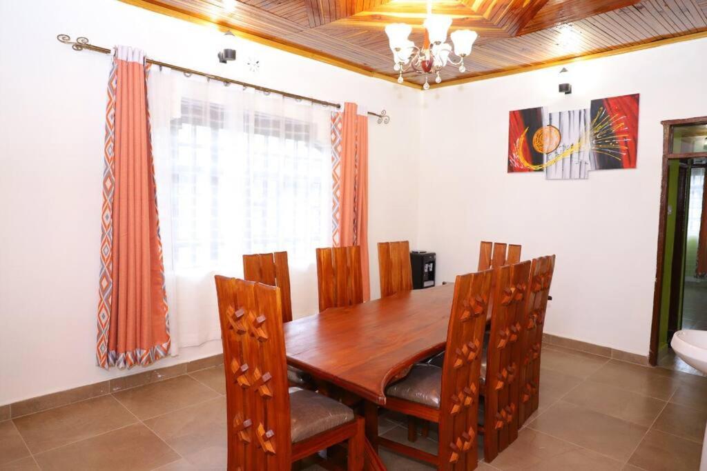 Esniko Villa Narok Екстериор снимка