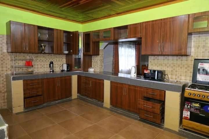 Esniko Villa Narok Екстериор снимка