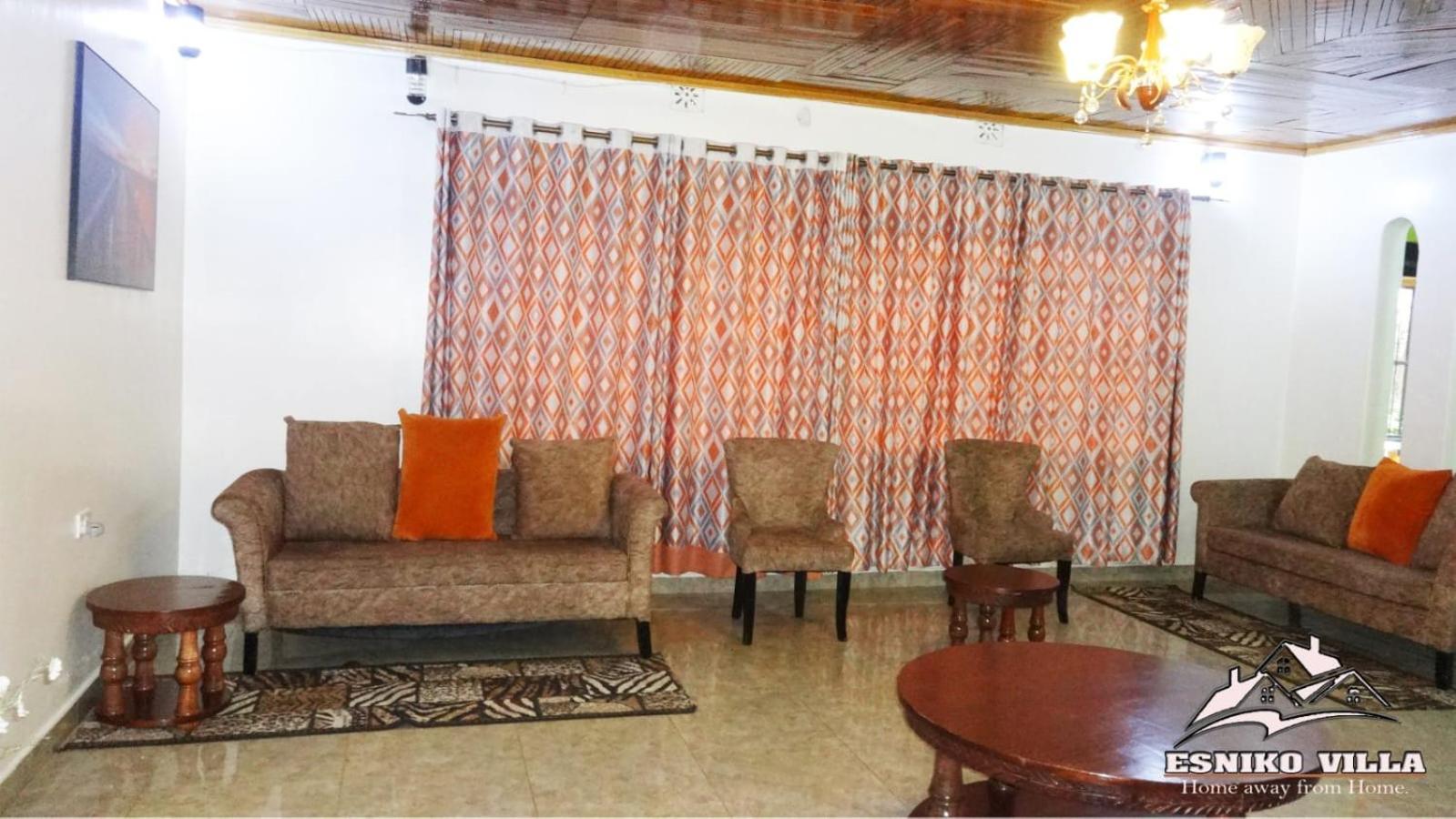Esniko Villa Narok Екстериор снимка