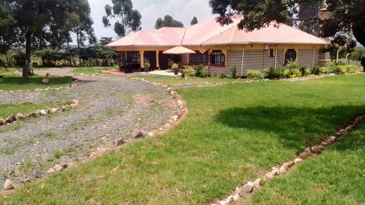 Esniko Villa Narok Екстериор снимка