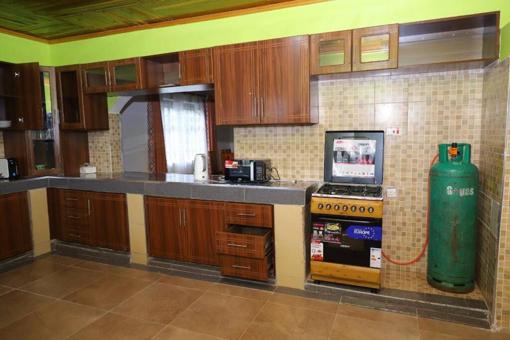 Esniko Villa Narok Екстериор снимка